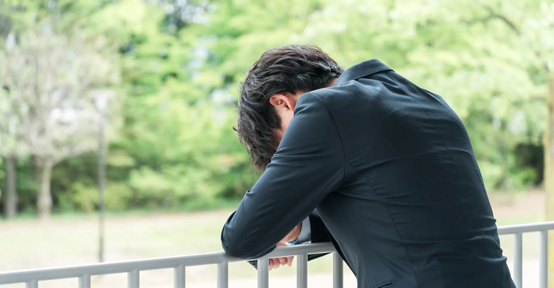 「もう誰も俺を褒めてくれない。」承認されない会社・家庭で、自信を取り戻す1日5分の新習慣とは。